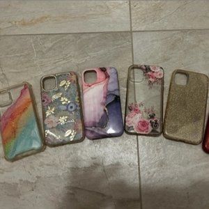 6 IPHONE 11 CASES